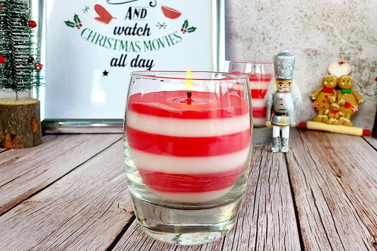 Christmas Candle DIY: How to Make a Layered Candle with Candle Dye Chips - Craftovator
