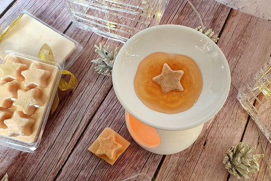 Christmas DIY: How to Make Golden Shimmer Wax Melts - Craftovator
