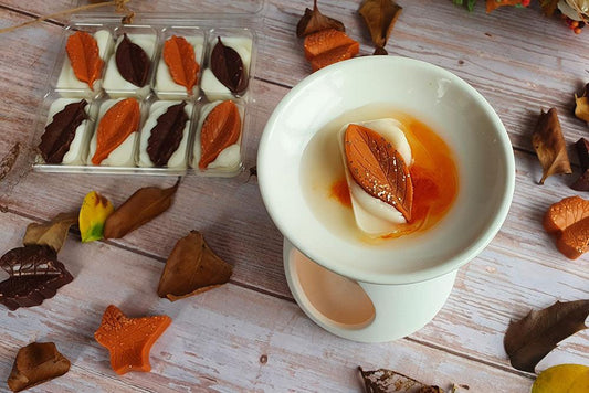 Cosy Autumn DIY: How to Make Fallen Leaves Wax Melts with Glitter and Mica - Craftovator