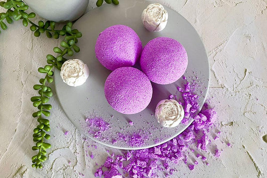 How to Make Bath Bombs in 6 Easy Steps! - Craftovator